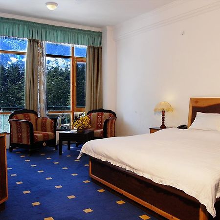 Lords Residency Hotel Manāli Buitenkant foto