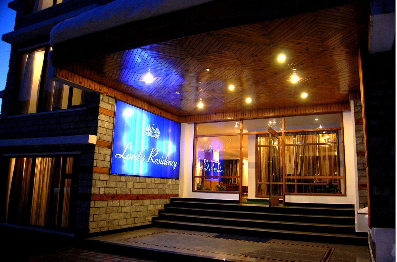 Lords Residency Hotel Manāli Buitenkant foto