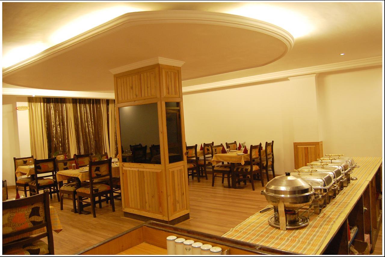 Lords Residency Hotel Manāli Buitenkant foto