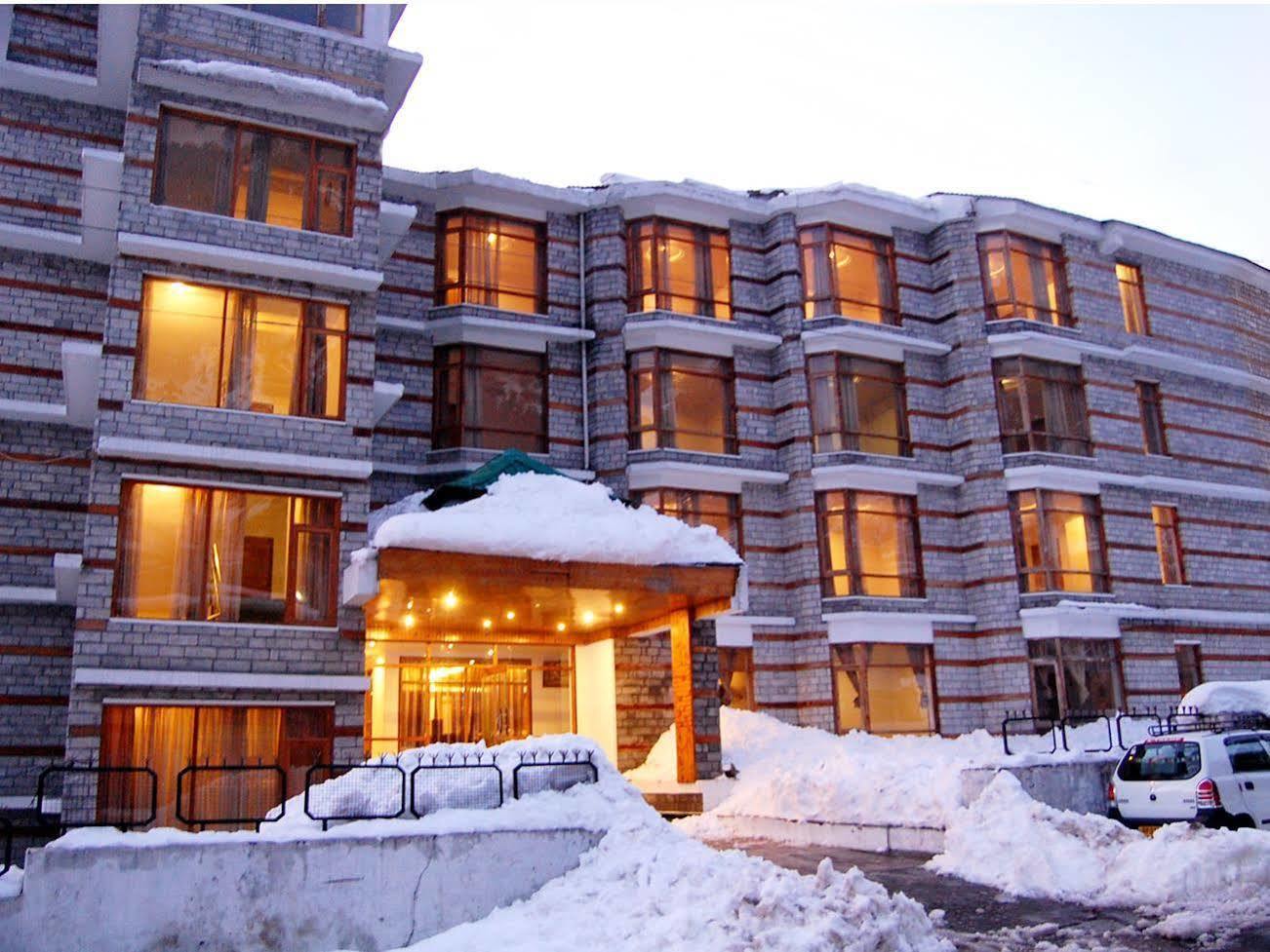 Lords Residency Hotel Manāli Buitenkant foto